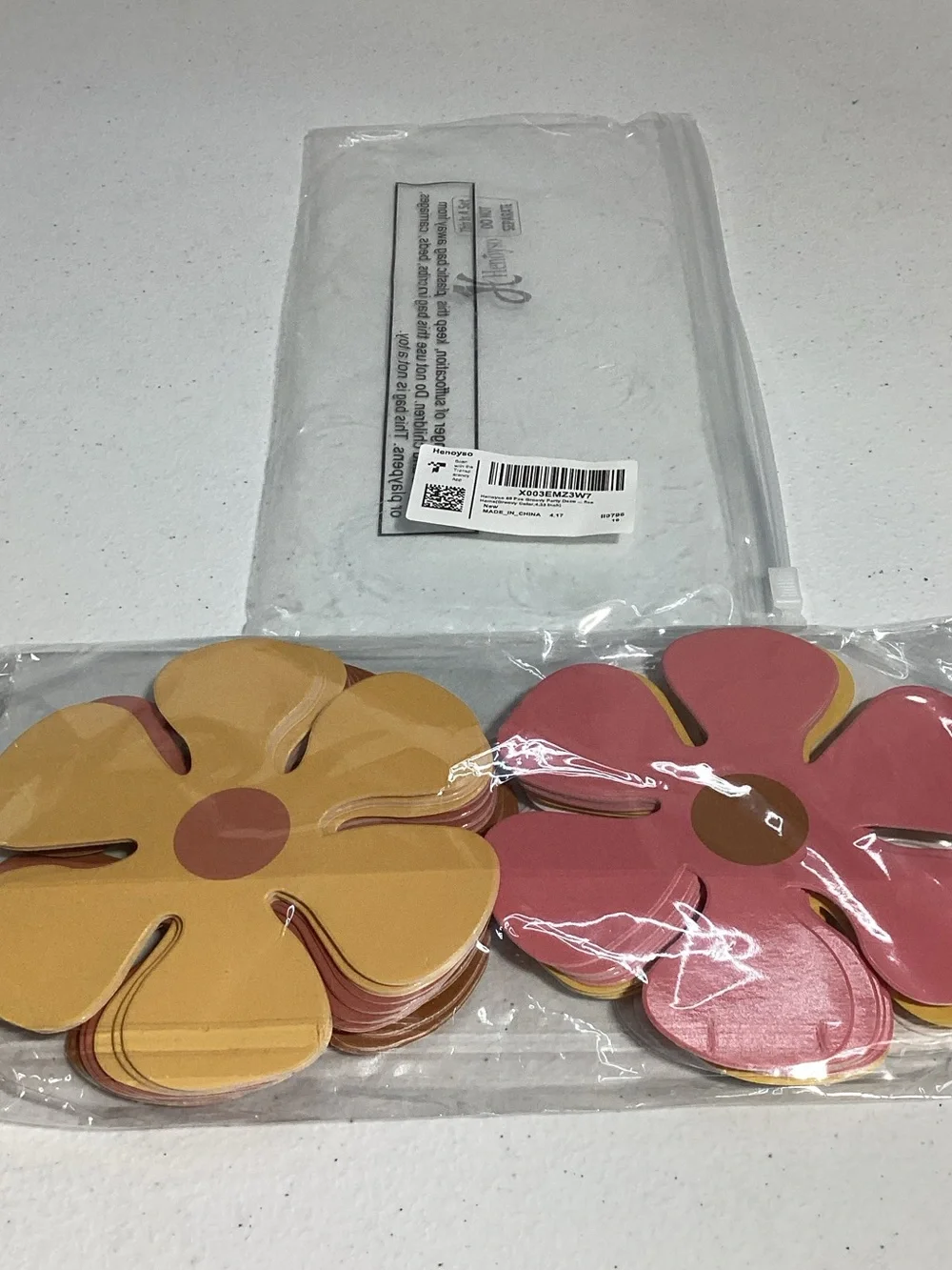 Henoyso 60 piece groovy party deco